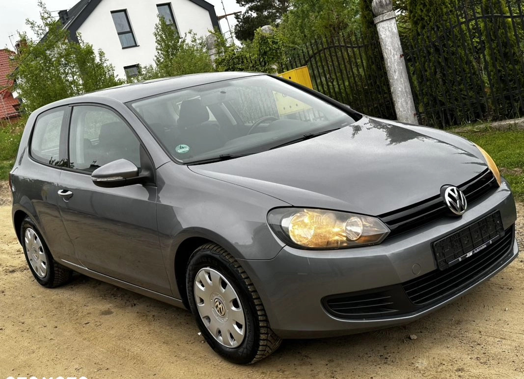 Volkswagen Golf cena 22900 przebieg: 202000, rok produkcji 2009 z Słupsk małe 781